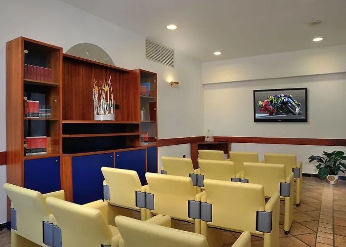 Ascot Hotel